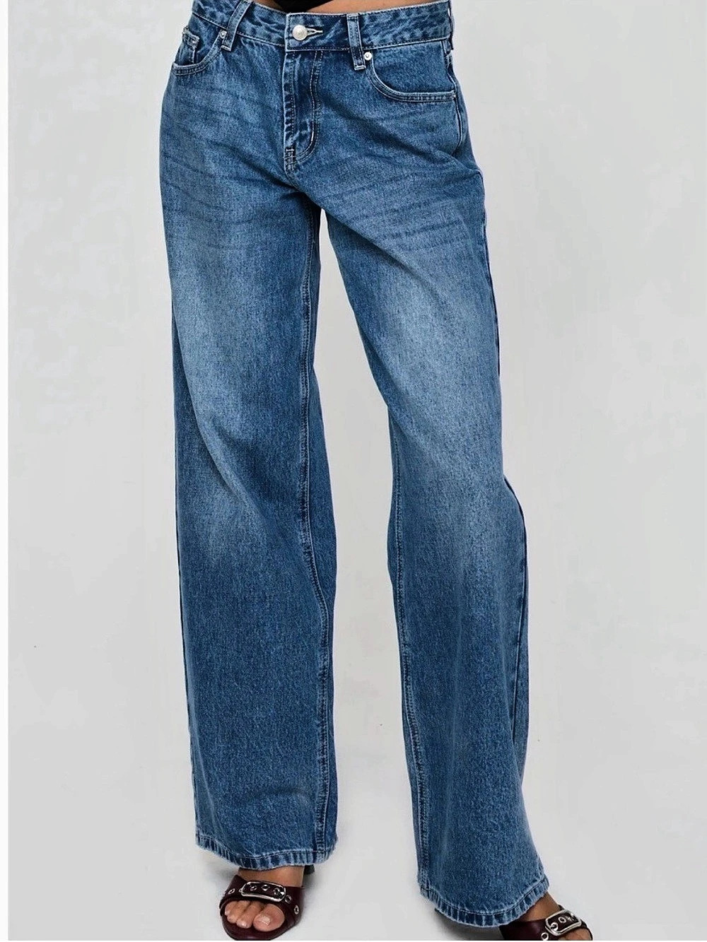 Princess Polly Serenitia Mid Rise Relaxed Jeans in Blue Size 6